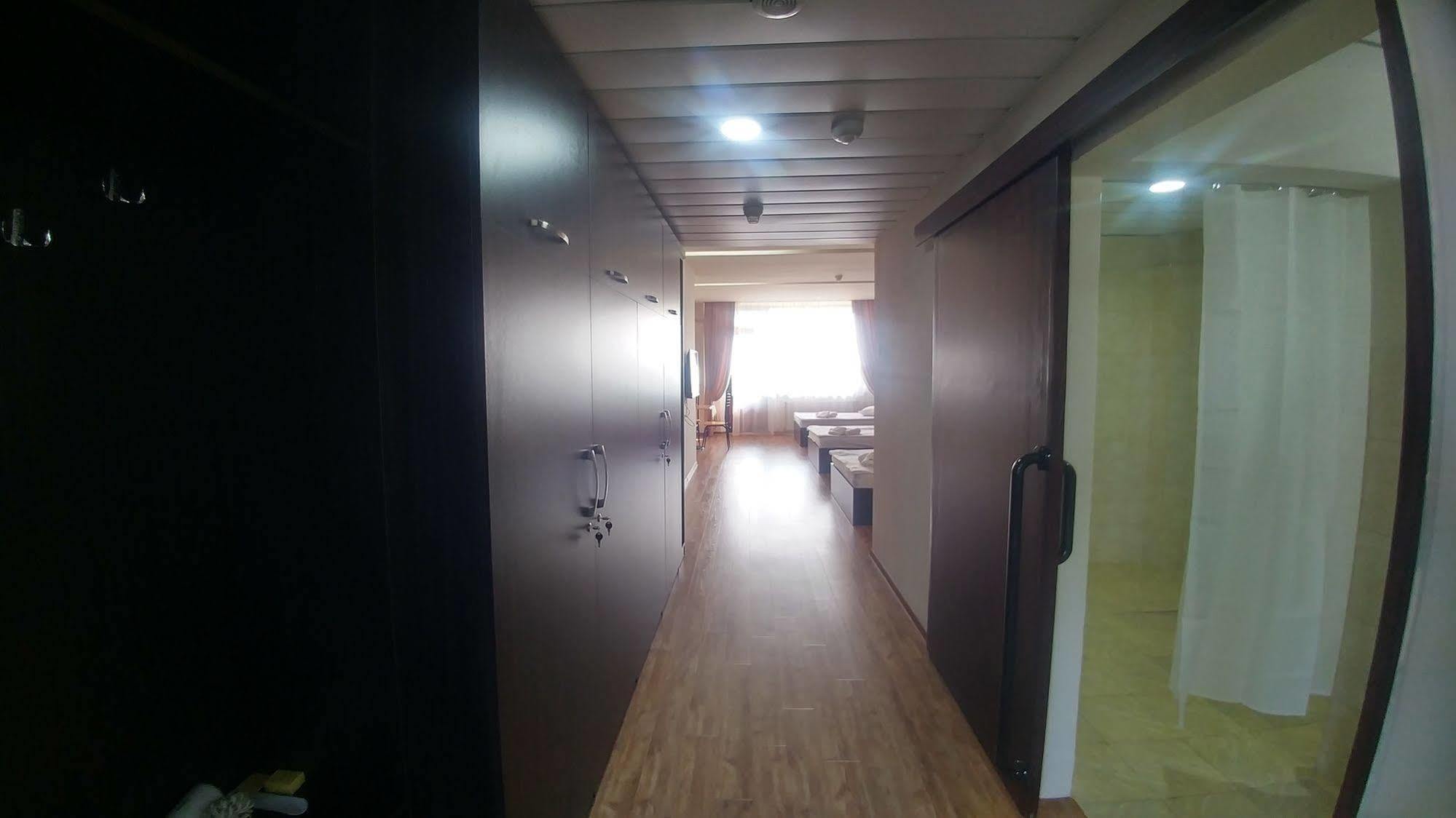 Cross Health Spa Center Γιερεβάν Εξωτερικό φωτογραφία